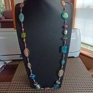 150. PREMIER DESIGNS SIGNED MULTI COLOR BEAD NECKLACE 16"